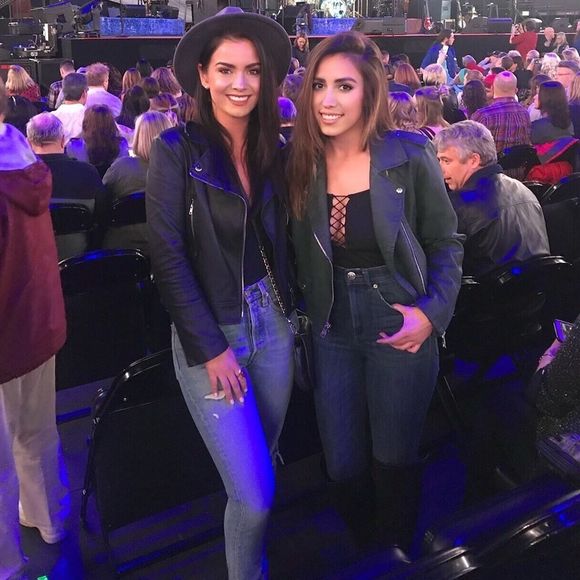 Meet your Posher, Stephanie - Picture 1 of 1